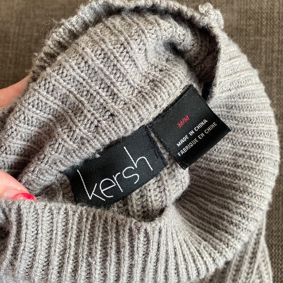 Grey turtleneck sweater - Picture 2 of 2